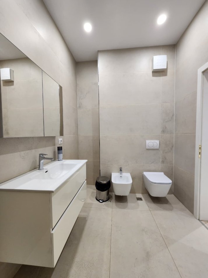 Zyre me Qira ( totalisht e re)🔥 Pallat 2024 Selvia/ Sa kalon vilën Gold -- 105 m2 55.000 lekë/Muaj Neto