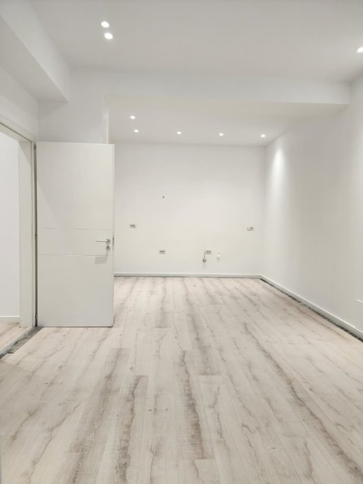 Zyre me Qira ( totalisht e re)🔥 Pallat 2024 Selvia/ Sa kalon vilën Gold -- 105 m2 55.000 lekë/Muaj Neto