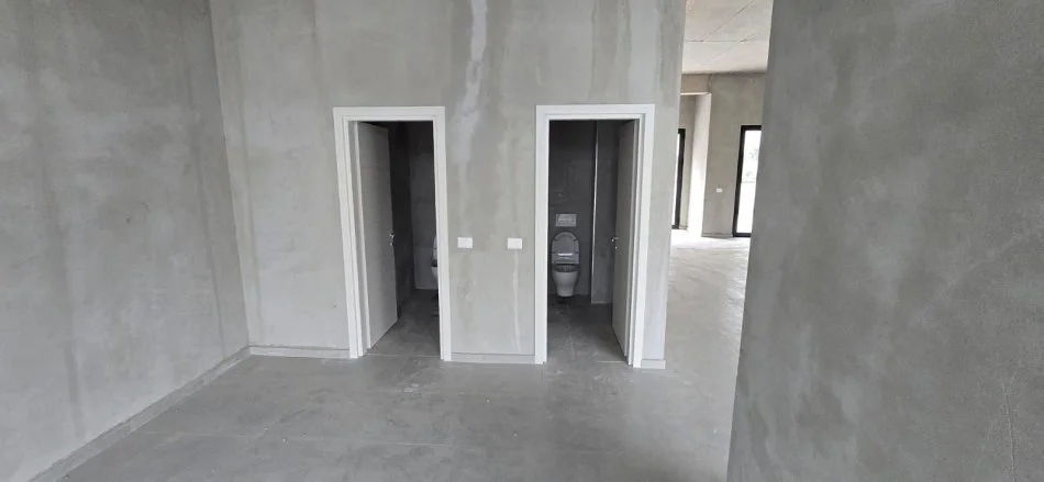 Tirane, jepet me qera ambjent biznesi , 188 m² 1.409 € (River Residence, Unaza e Re)