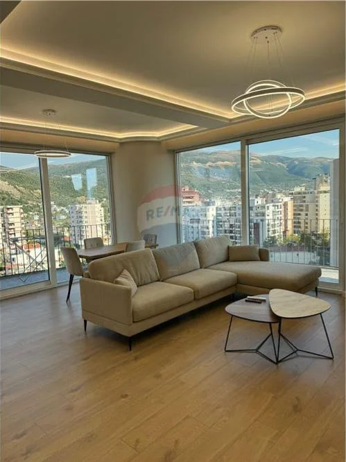 Vlore - Lungomare, shitet apartament 2+1 Kati 8, 121 m² 310.000 € (Rruga Pelivan Leskaj, Vlorë)