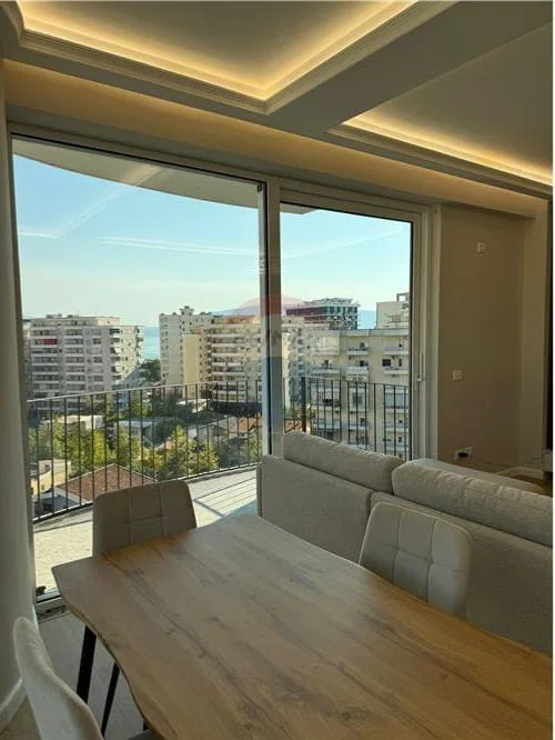 Vlore - Lungomare, shitet apartament 2+1 Kati 8, 121 m² 310.000 € (Rruga Pelivan Leskaj, Vlorë)