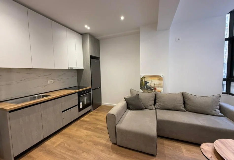 Tirane, shitet apartament 1+1 Kati 1, 40 m² 125.000 € (komuna parissit)