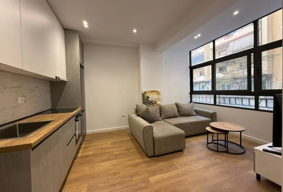 Tirane, shitet apartament 1+1 Kati 1, 40 m² 125.000 € (komuna parissit)