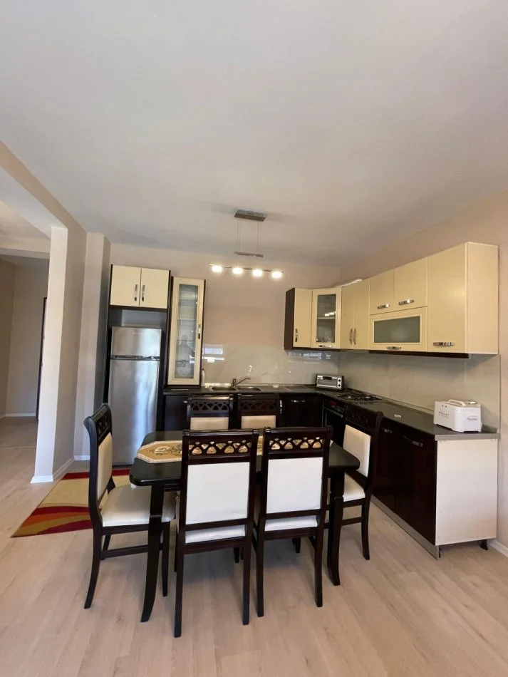 Tirane, shitet apartament 3+1+Aneks+Ballkon Kati 2, 101 m² 150.000 € 