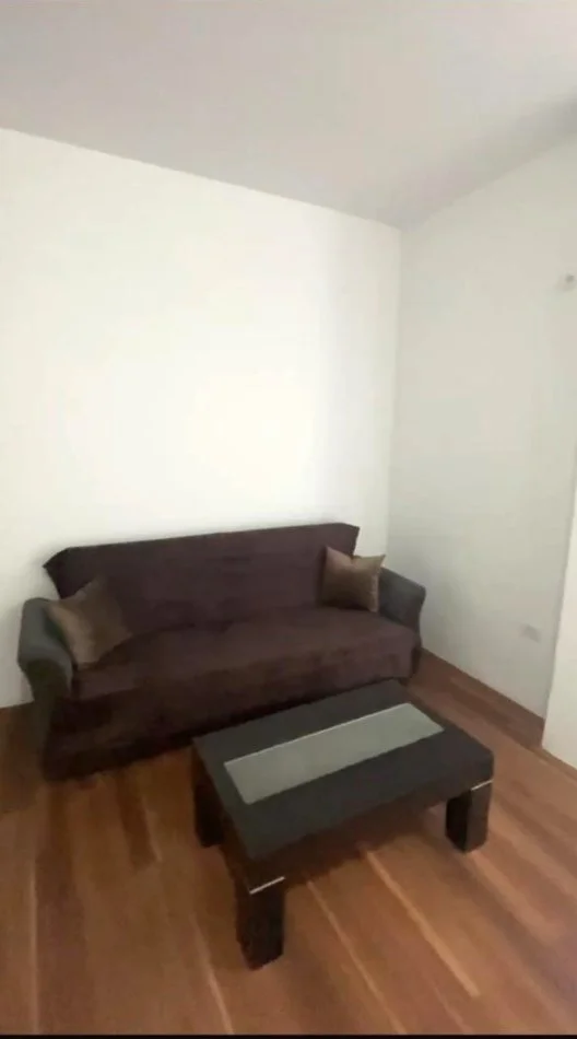 Jepet me Qira Apartament 1+1 i Mobiluar tek Liqeni i Thate ne Rrugen Peti,  500 €URO