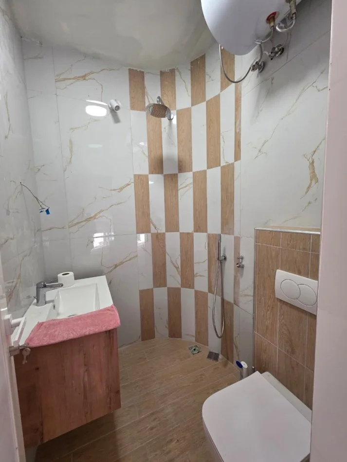 JEPET ME QERA DUPLEX 2+1+POST ,NE SHKOZE