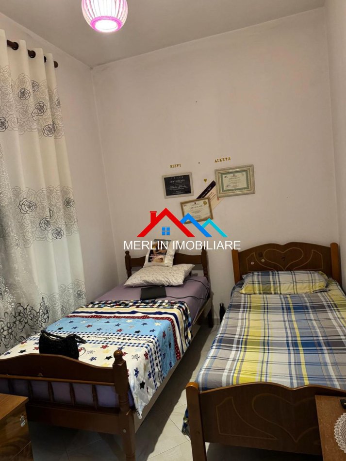 Tirane, jepet me qera apartament 2+1+Ballkon Kati 2, 85 m² 462 € (Rruga Besa)