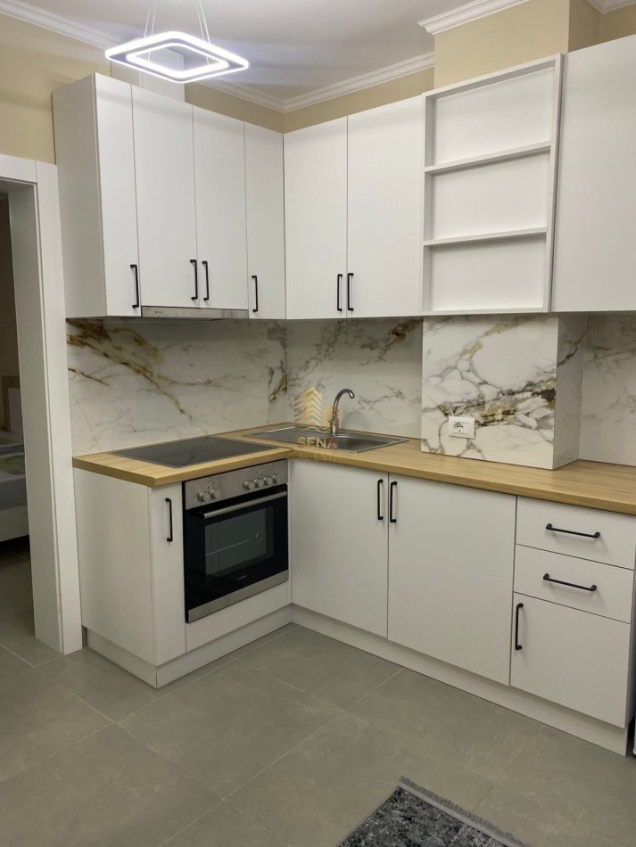 Tirane, jepet me qera apartament 1+1 Kati 1, 65 m² 400 € (Laprake)