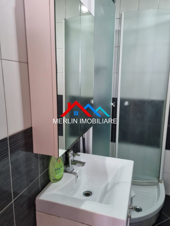 Tirane, jepet me qera apartament 2+1+Ballkon Kati 8, 70 m² 620 € (rruga Idriz Dollaku ne Ali Dem.)