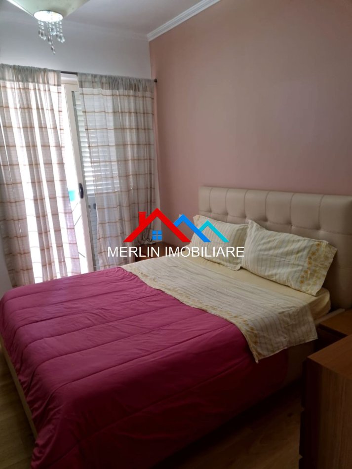 Tirane, jepet me qera apartament 2+1+Ballkon Kati 8, 70 m² 620 € (rruga Idriz Dollaku ne Ali Dem.)