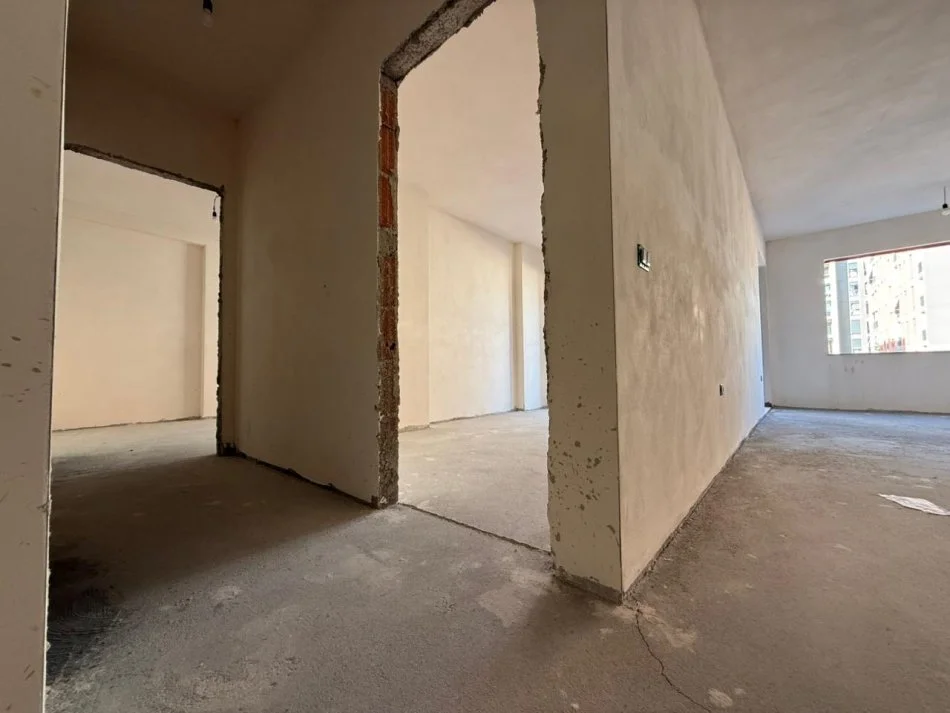 Tirane, shitet apartament 2+1+Aneks+Ballkon Kati 5, 124 m² 186.600 € 