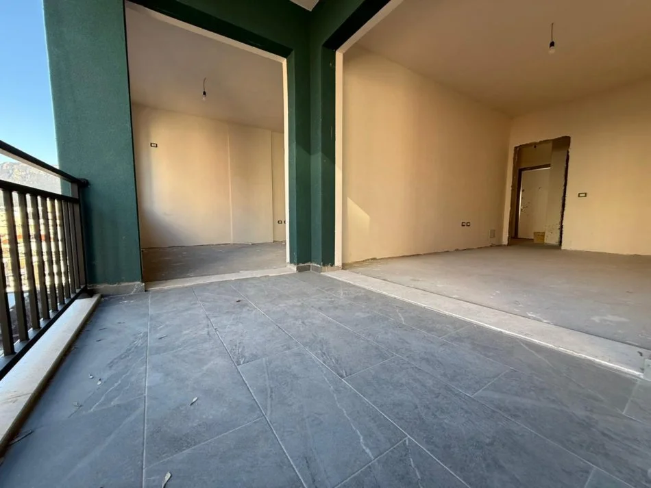 Tirane, shitet apartament 2+1+Aneks+Ballkon Kati 5, 124 m² 186.600 € 