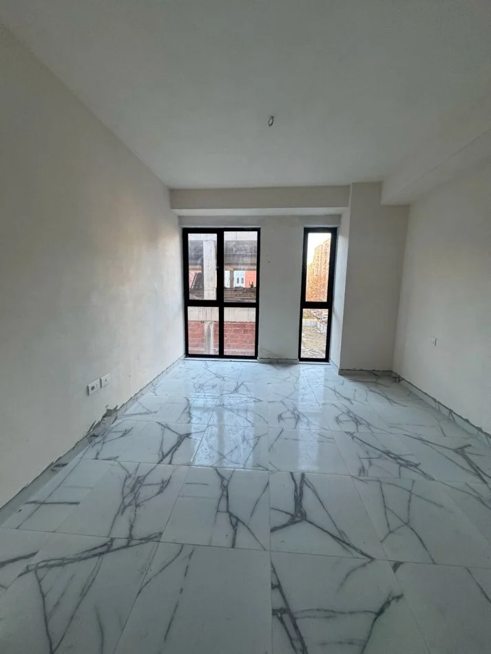 Tirane, shitet apartament 3+1+Aneks+Ballkon Kati 2, 181 m² 207.800 € 