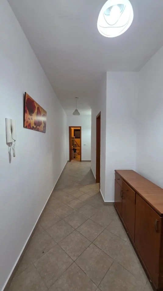 Tirane, shitet apartament 2+1 Kati 5, 120 m² 190.000 € (frang bardhi)