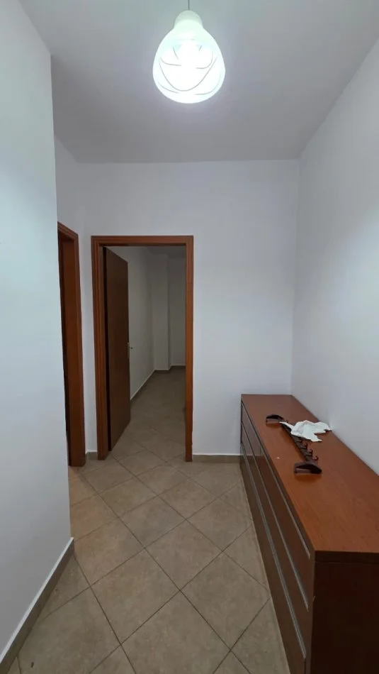 Tirane, shitet apartament 2+1 Kati 5, 120 m² 190.000 € (frang bardhi)