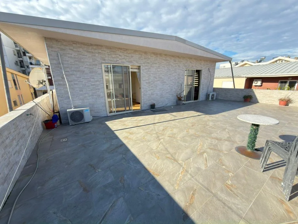 Tirane, shitet apartament 2+1 Kati 6, 