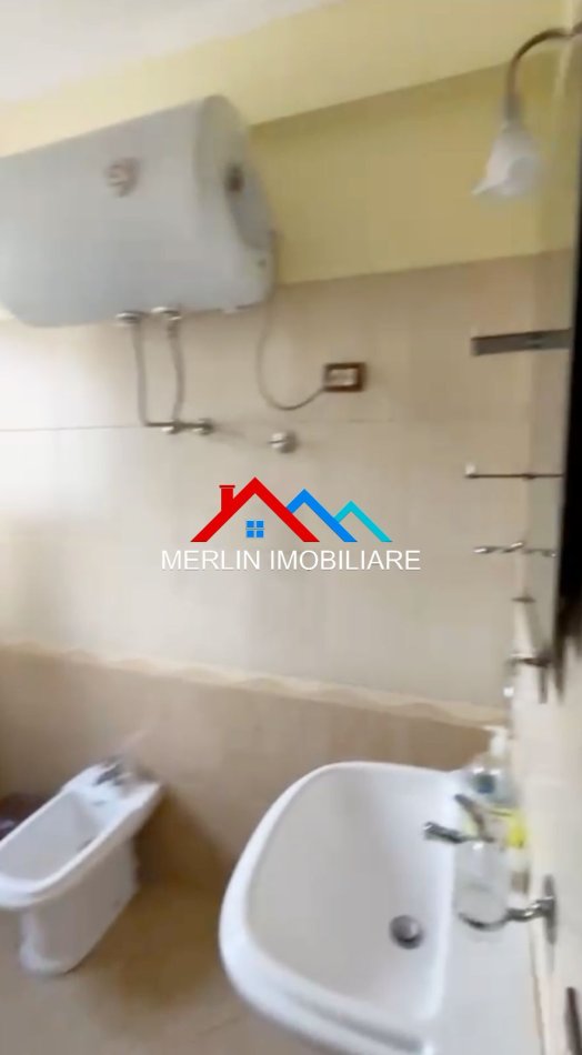 Tirane, jepet me qera apartament 2+1+Ballkon Kati 3, 100 m² 450 € (RRUGA HAKI SHEHU,SOFRA E ARIUT)