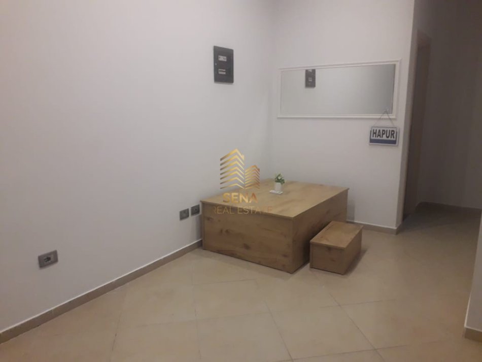 Tirane, jepet me qera ambjent biznesi Kati 0, 30 m² 300 € (Kinostudio,Rruga Myslym Keta)