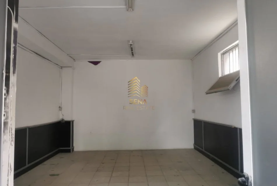Tirane, jepet me qera ambjent biznesi Kati 0, 30 m² 300 € (Zogu i Zi, Rruga Asim Vokshi)