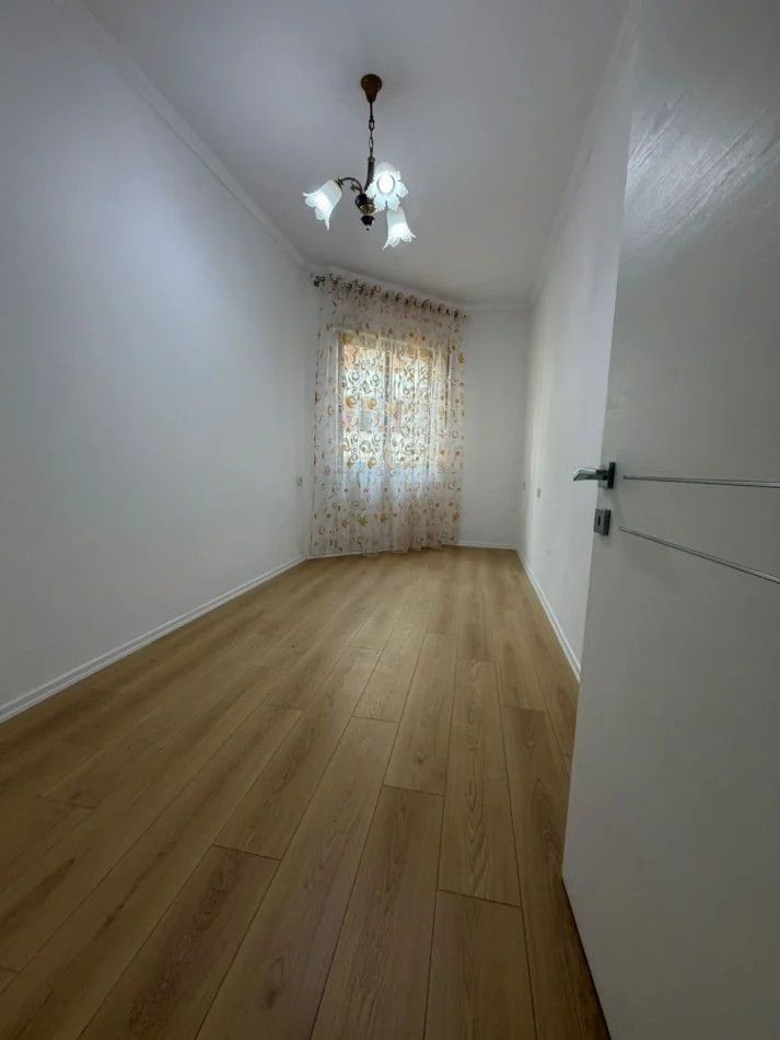 Tirane, shitet apartament 2+1+Ballkon Kati 3, 75 m² 112.000 € (Fresk (përballë SPAR 2))