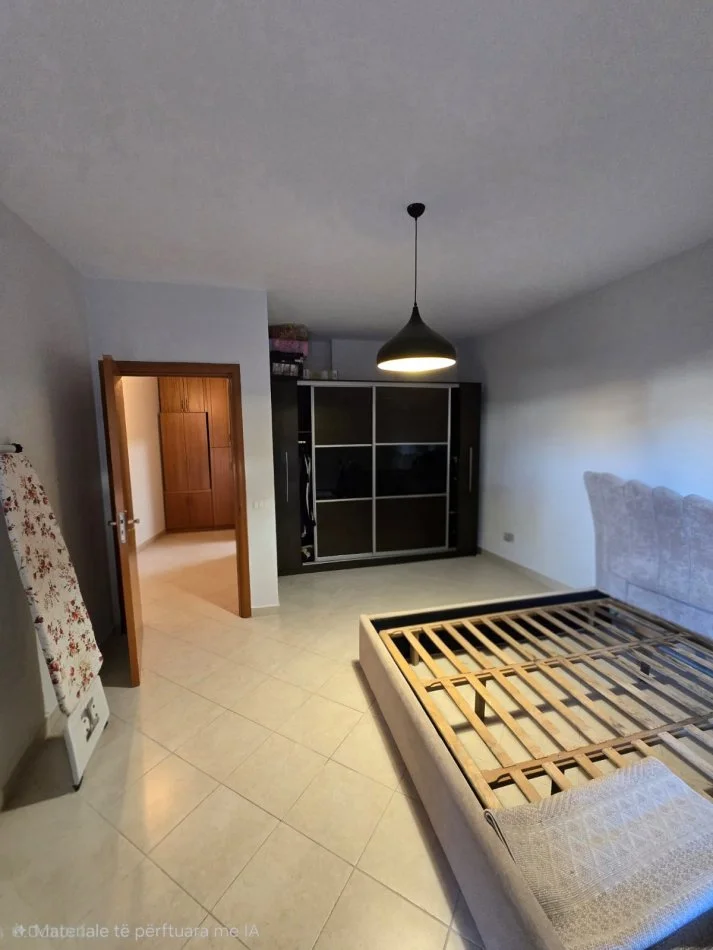 Tirane, jepet me qera apartament 2+1+Ballkon Kati 3, 100 m² (Rruga e Kosovarëve)