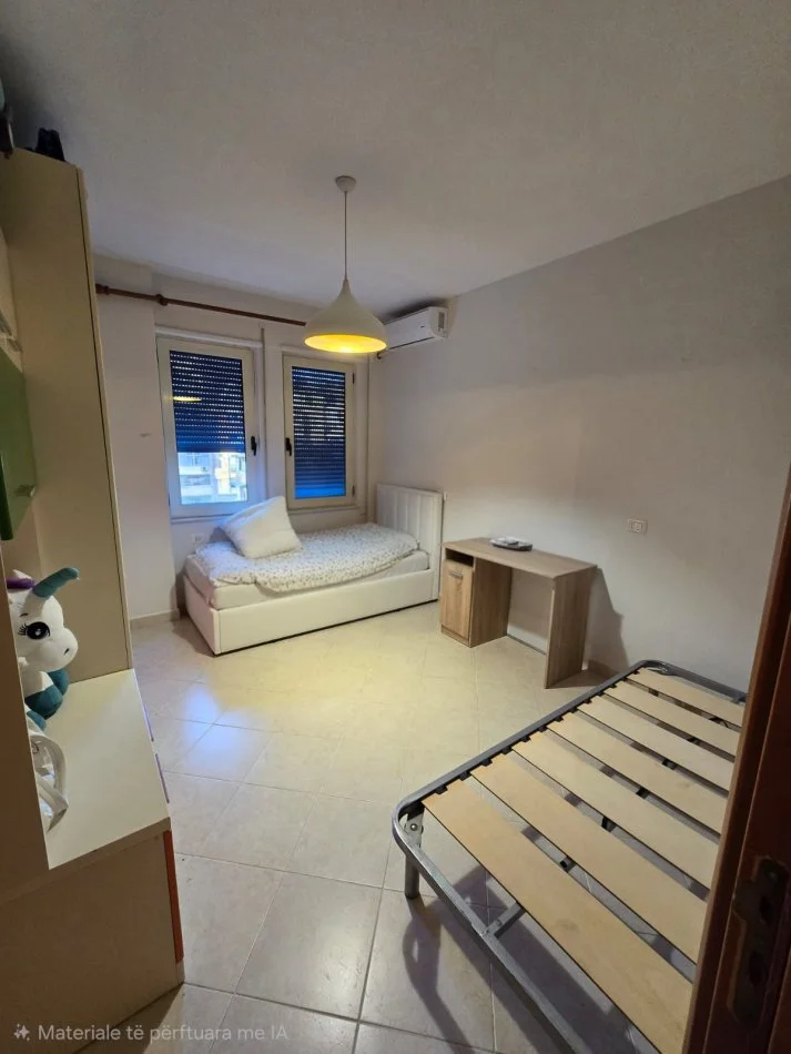 Tirane, jepet me qera apartament 2+1+Ballkon Kati 3, 100 m² (Rruga e Kosovarëve)