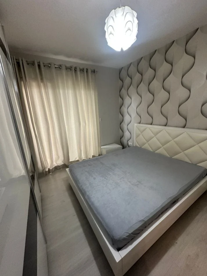 Tirane, shitet apartament 1+1+Ballkon , 92 m² 146.000 € (Unaza e Re)