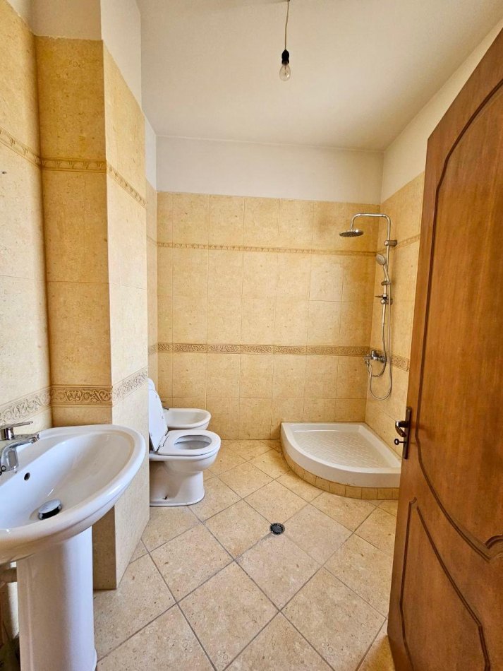 Durres, shitet nga Pronari, pa-komision apartament 1+1+Ballkon Kati 7, 76 m² 10.000.000 Leke