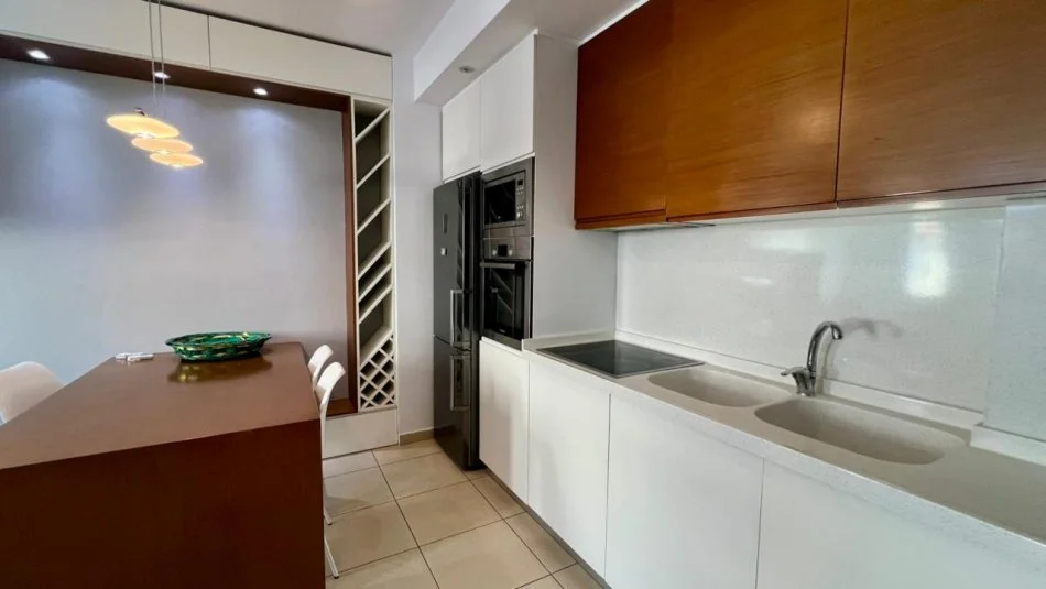 Me Qera : 1+1📍Kulla e Pare e Concord Center(5 Maj) - 650€ - S.80m² - Hera e Pare me Qera✨