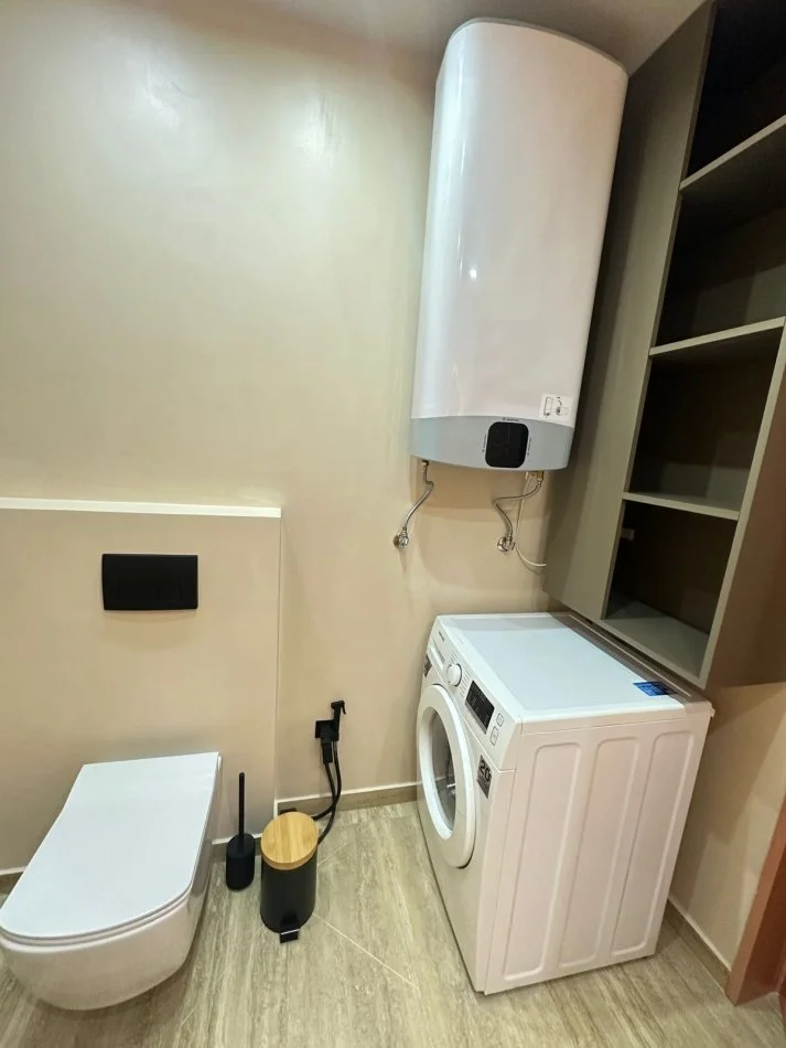 Tirane, jepet me qera apartament 1+1+Ballkon Kati 12, 76 m² 800 € (Bulevardi Gjergj Fishta)