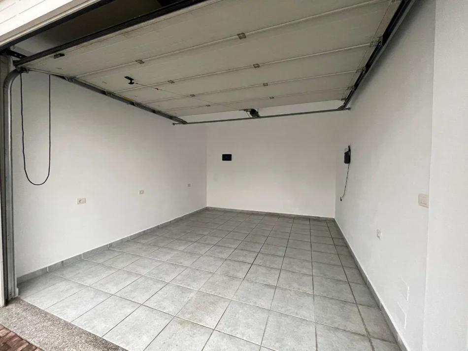 Tirane, jepet me qera apartament 1+1 , 45 m² 315 € 