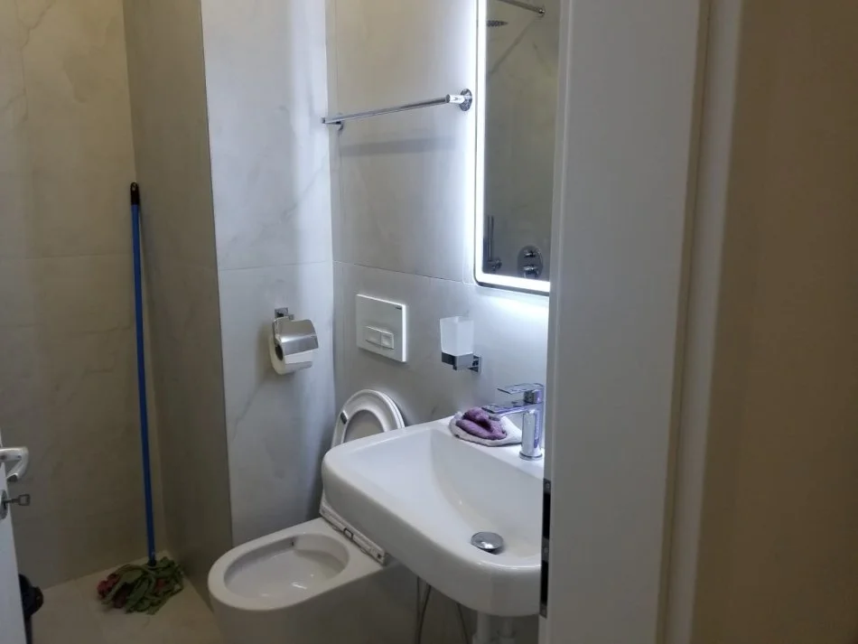 Tirane, jepet me qera apartament 1+1 Kati 3, 