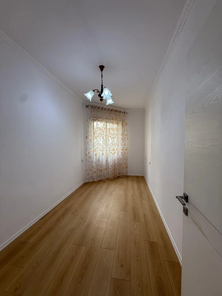 Tirane, shitet apartament 2+1+Ballkon Kati 3, 75 m² 112.000 € (Rruga e Thesarit, Fresk)