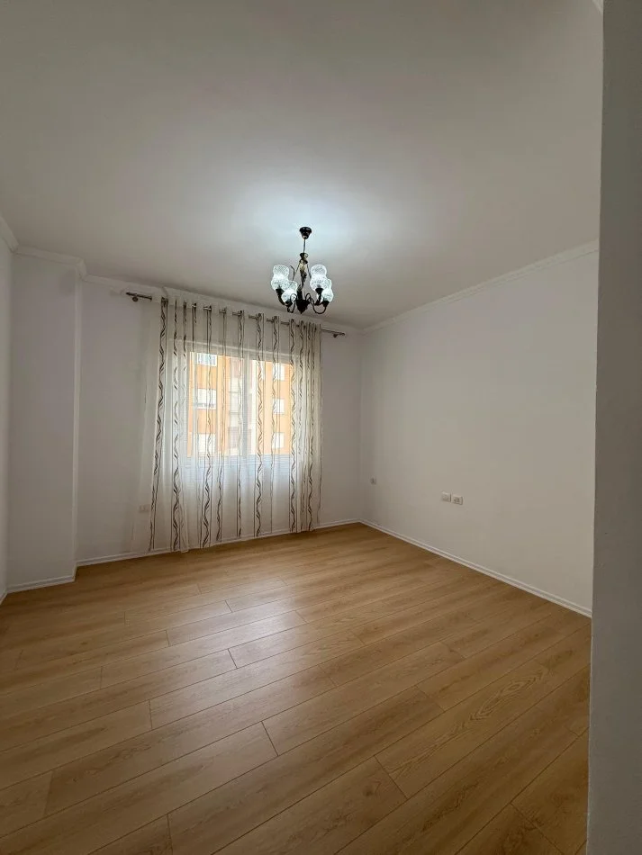 Tirane, shitet apartament 1+1+Ballkon Kati 3, 69 m² 91.000 € (Rruga e Thesarit, Fresk)