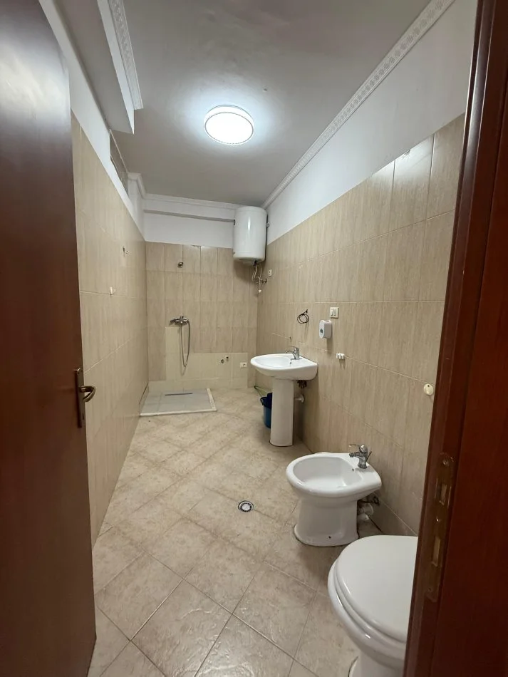 Tirane, shitet apartament 1+1+Ballkon Kati 3, 69 m² 91.000 € (Rruga e Thesarit, Fresk)