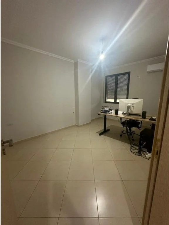 Tirane, shitet apartament 3+1+Aneks+Ballkon Kati 3, 122 m² 350.000 € 