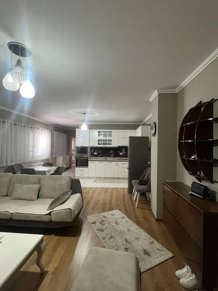 Tirane, jepet me qera apartament 2+1+Aneks+Ballkon Kati 8, 105 m² 650 € (Don Bosko,prane Farmaci Diell.)