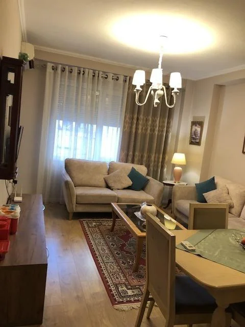 Tirane, jepet me qera apartament 1+1+Aneks+Ballkon Kati 4, 65 m² 370 € (Misto Mame "rr Thoma Gaxhaj)