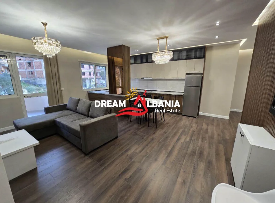 Tirane, shitet 2+1 Kati 3, 120 m² 210.000 € 