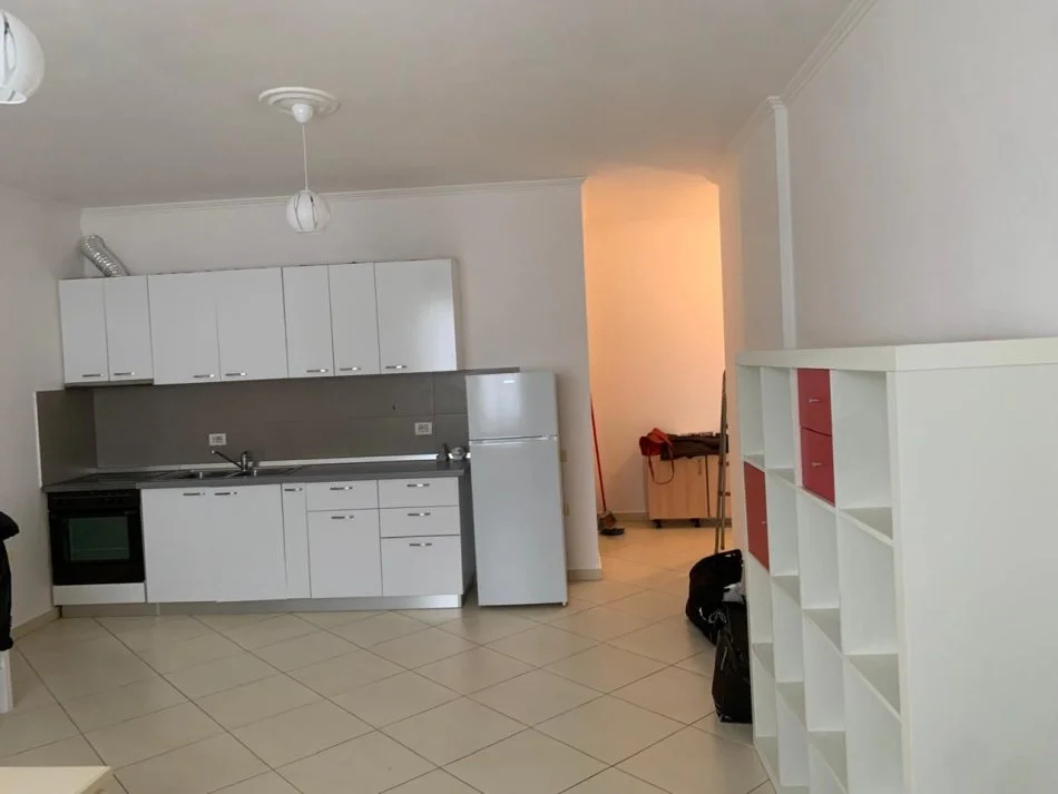 Tirane, jepet me qera apartament 1+1+Aneks+Ballkon Kati 6, 81 m² 500 € (Rruga Don Bosko, perballe me shkollen Don Bosko.)
