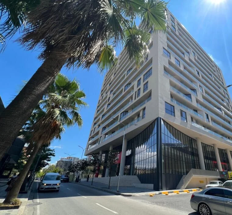 Tirane, jepet me qera Kati 2, 35 m² 800 € 