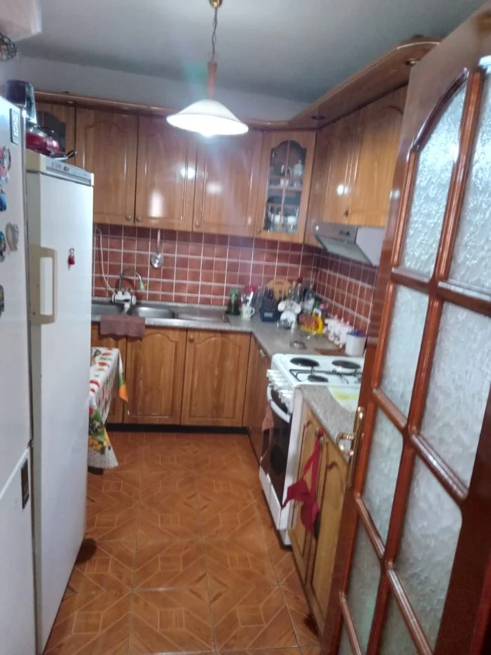 Tirane, shitet apartament 2+1+Aneks+Ballkon Kati 5, 70 m² 130.000 € 