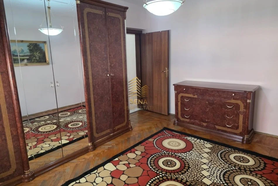 Tirane, jepet me qera apartament 2+1+Ballkon Kati 4, 75 m² 500 € (Selvia, Rruga Dibres)