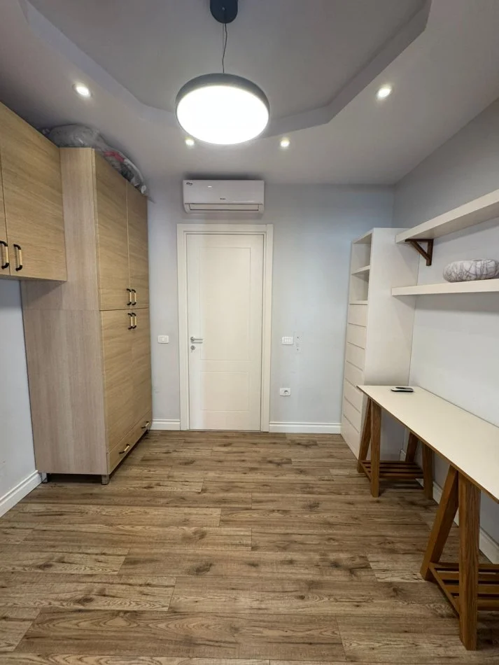 Tirane, shitet apartament 2+1+Ballkon , 117 m² 410.000 € (Delijorgji)