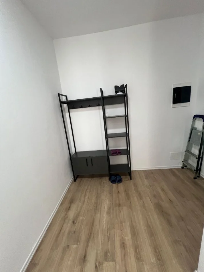 Tirane, jepet me qera apartament 2+1+Aneks+Ballkon Kati 1, 94 m² 450 € (Paskuqan "rr Lidhja e Prizerenit")