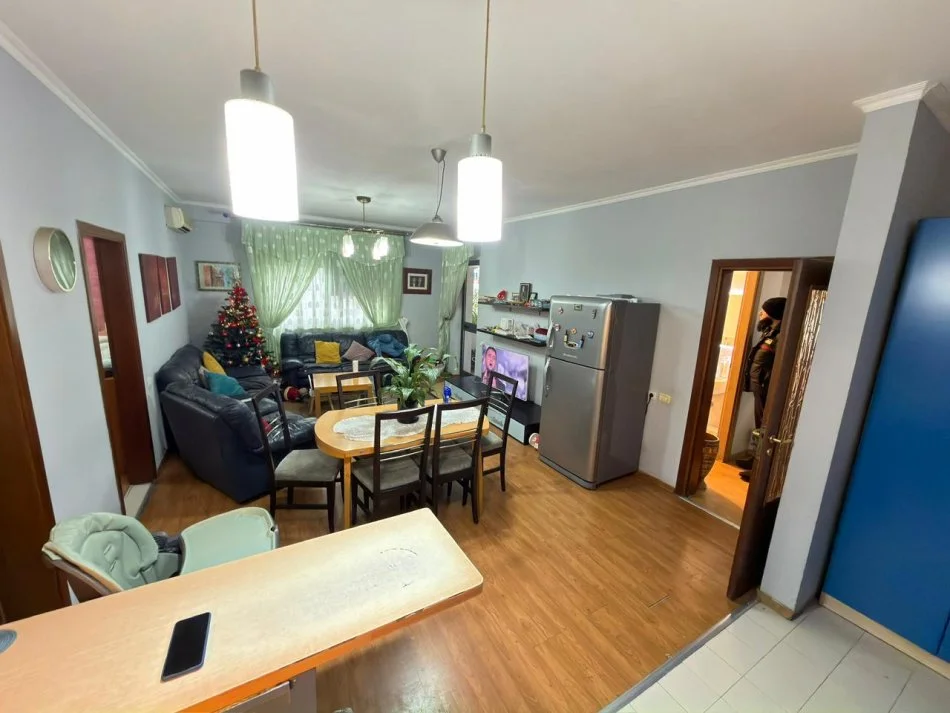 Tirane, shitet apartament 3+1 Kati 5, 103 m² 250.000 € 