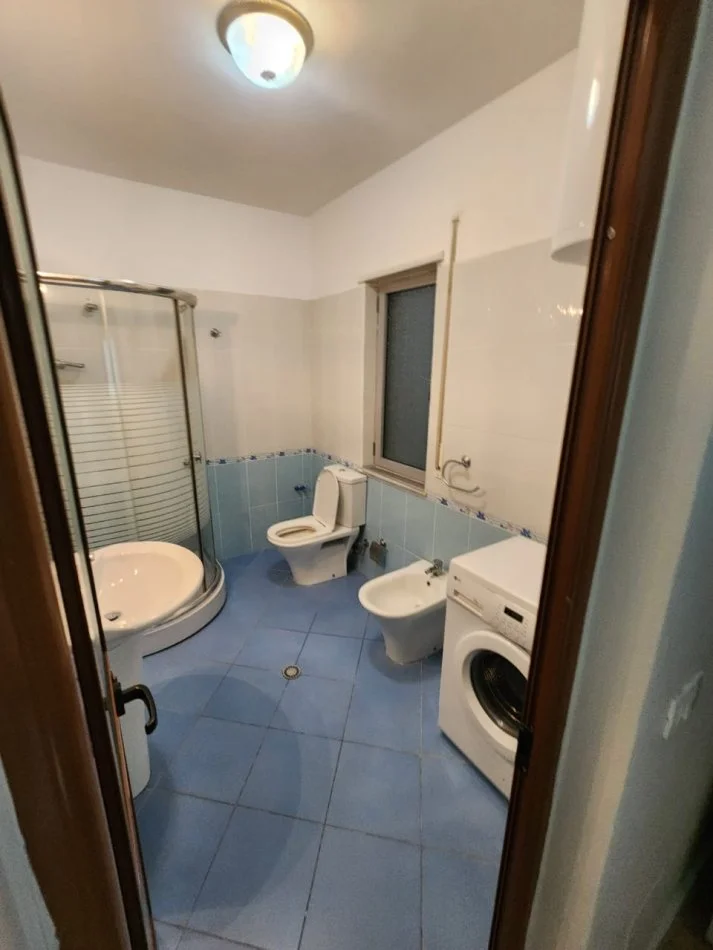 Durres Plazh, shitet apartament 2+1+Aneks+Ballkon Kati 9, 90 m² 140.000 € 