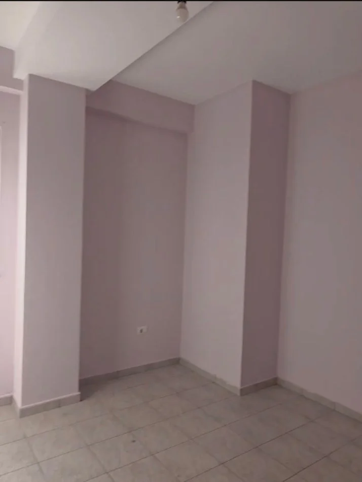 Tirane, shitet apartament 2+1 Kati 1, 100 m² 155.000 € (Kopshtit Zoologjik)