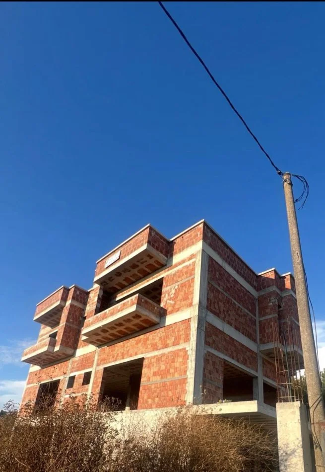 Durres, shitet Vile 2+1+Ballkon , 900.000 € (Gjiri Lalezit)