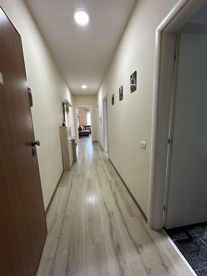 Tirane, jepet me qera apartament 2+1+Aneks+Ballkon Kati 2, 100 m² 700 € (Liqeni i Thate "rr. Hamdi Sina")